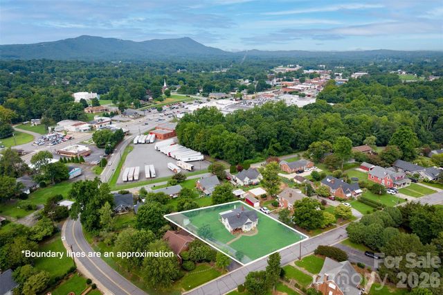 513 Bouchard Avenue NE, Valdese, NC 28690