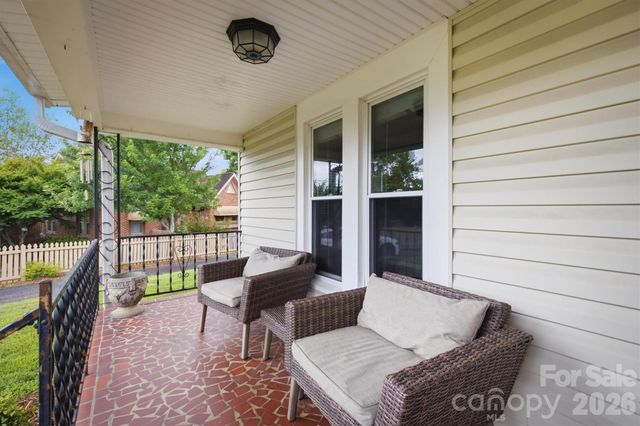513 Bouchard Avenue NE, Valdese, NC 28690