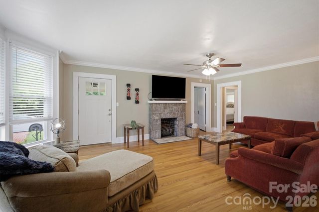 513 Bouchard Avenue NE, Valdese, NC 28690