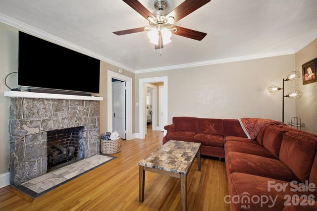 513 Bouchard Avenue NE, Valdese, NC 28690