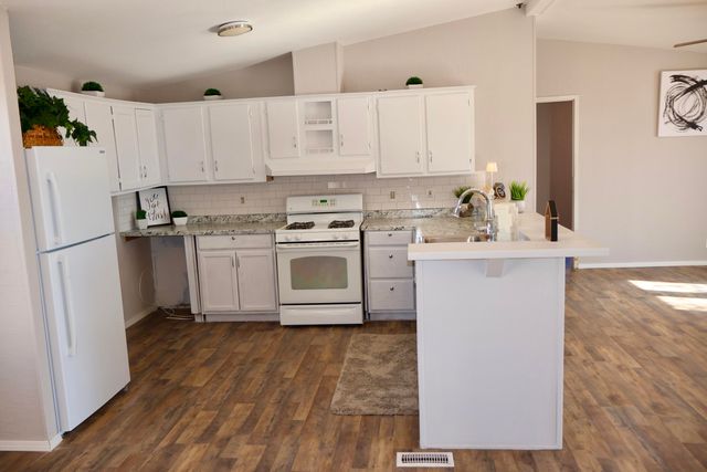 424 Idalia Road SW, Rio Rancho, NM 87124