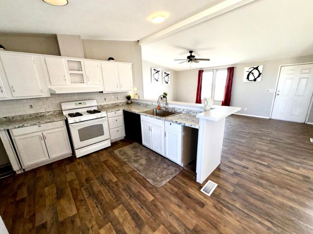 424 Idalia Road SW, Rio Rancho, NM 87124