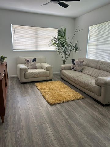 4215 W LAUREL STREET, Tampa, FL 33607