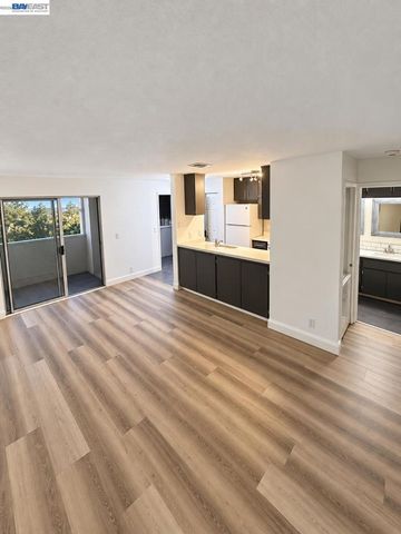 29621 Red Oak Ct 3, Hayward, CA 94544