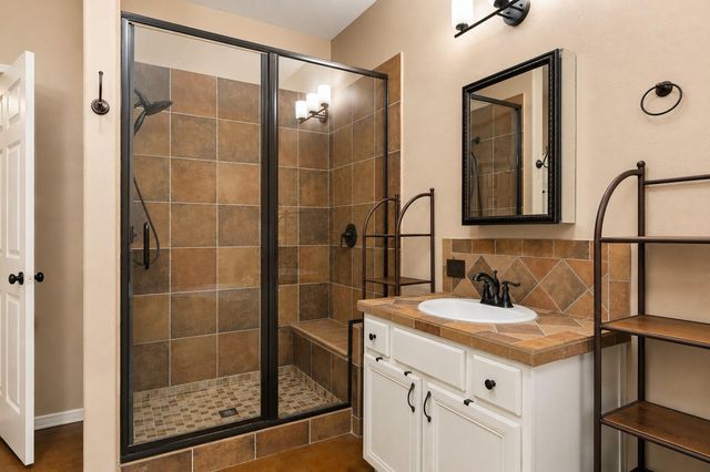207 Cove Creek DR, Spicewood, TX 78669