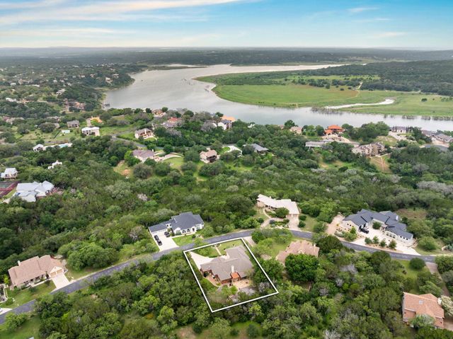 207 Cove Creek DR, Spicewood, TX 78669