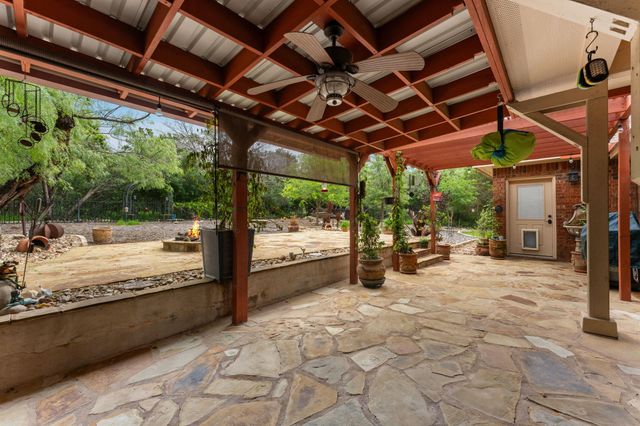 207 Cove Creek DR, Spicewood, TX 78669