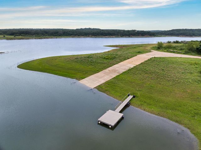 207 Cove Creek DR, Spicewood, TX 78669