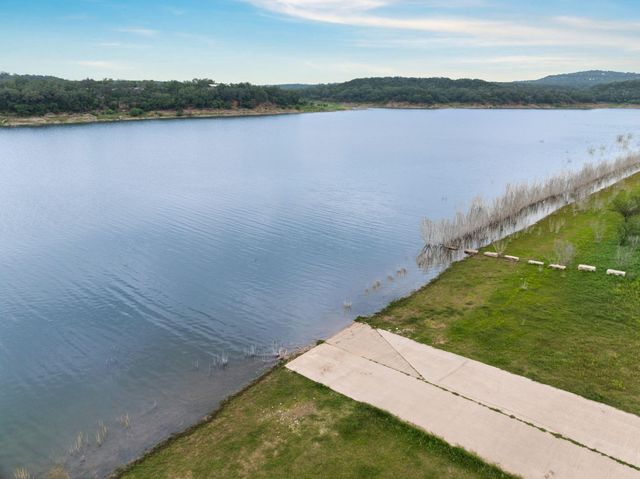207 Cove Creek DR, Spicewood, TX 78669