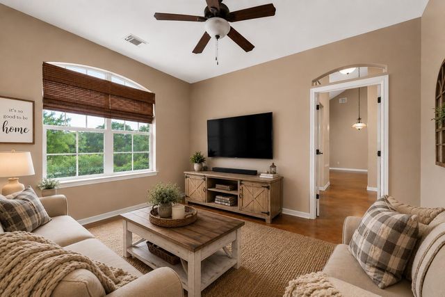207 Cove Creek DR, Spicewood, TX 78669
