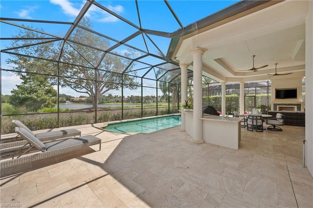 28622 La Caille DR, Naples, FL 34119