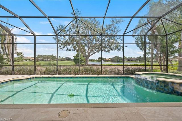 28622 La Caille DR, Naples, FL 34119