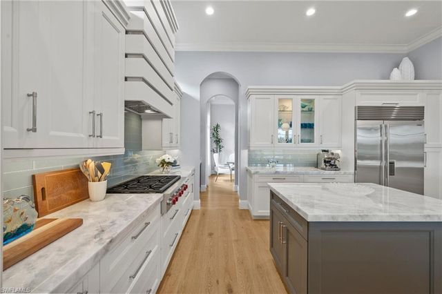 28622 La Caille DR, Naples, FL 34119