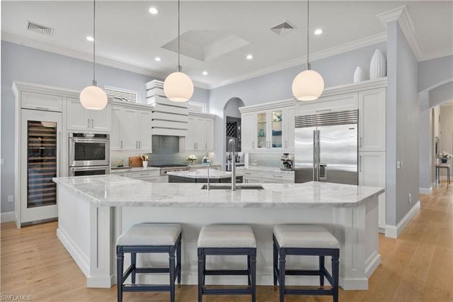 28622 La Caille DR, Naples, FL 34119