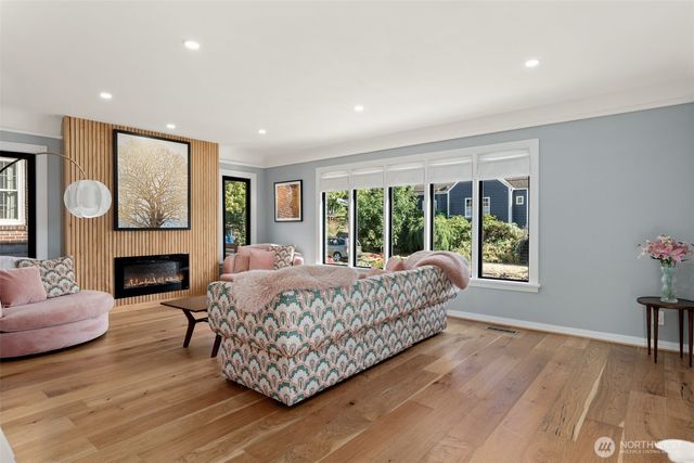 3302 E Pine Street, Seattle, WA 98122