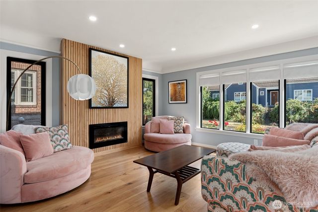 3302 E Pine Street, Seattle, WA 98122