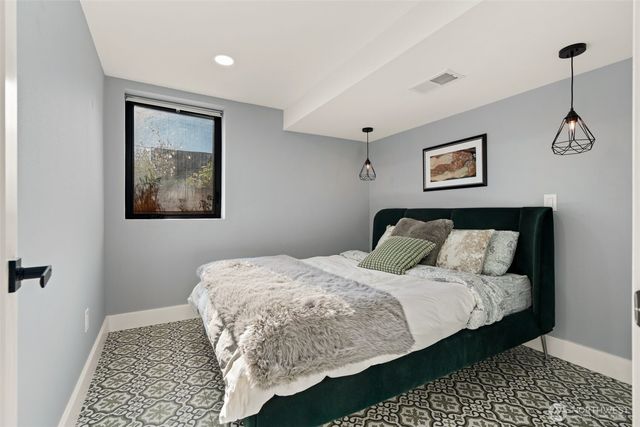 3302 E Pine Street, Seattle, WA 98122