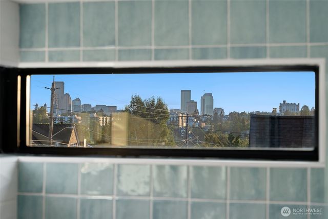 3302 E Pine Street, Seattle, WA 98122