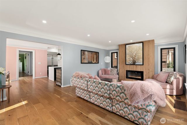 3302 E Pine Street, Seattle, WA 98122