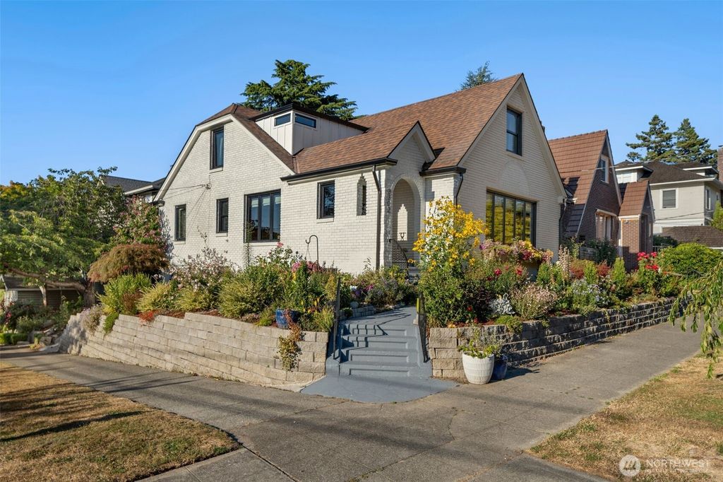 3302 E Pine Street, Seattle, WA 98122