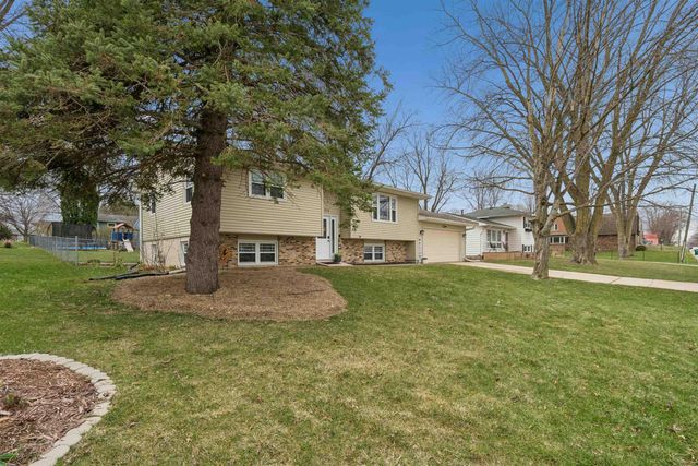 711 Washington Street, Denver, IA 50622