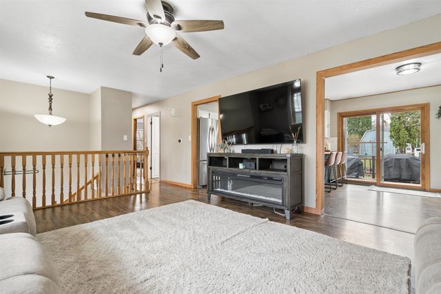 711 Washington Street, Denver, IA 50622