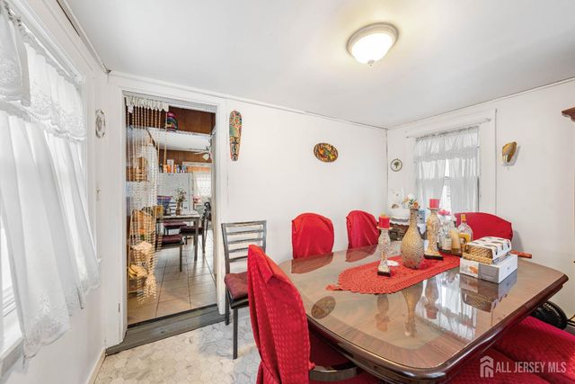 78 Spring Street, Woodbridge Proper, NJ 07095