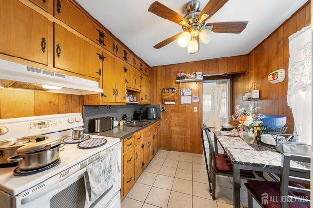 78 Spring Street, Woodbridge Proper, NJ 07095