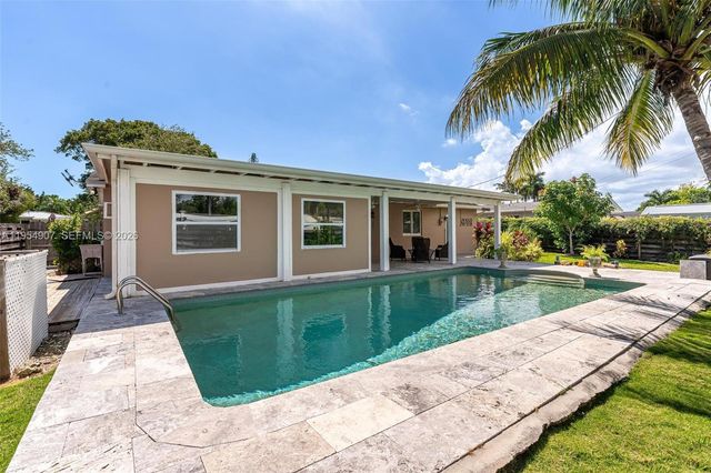 8761 Ridgeland Dr, Cutler Bay, FL 33157