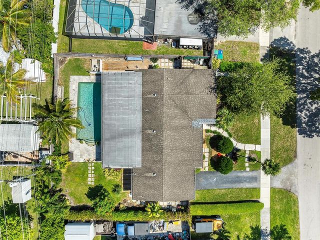 8761 Ridgeland Dr, Cutler Bay, FL 33157