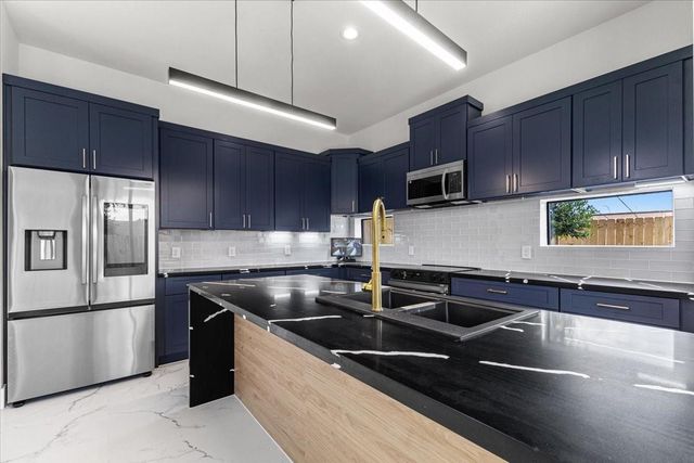 5110 Longmeadow Street B, Houston, TX 77033