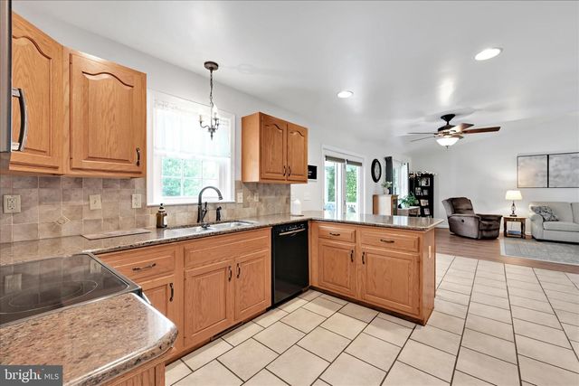 9 N BUTTERFLY DRIVE, Myerstown, PA 17067