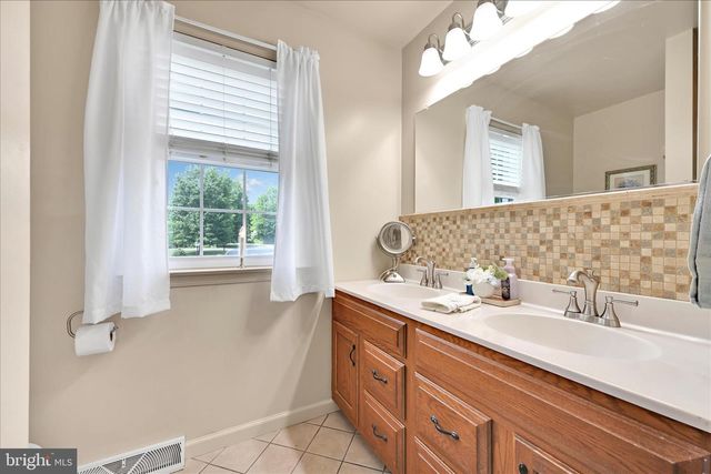 9 N BUTTERFLY DRIVE, Myerstown, PA 17067