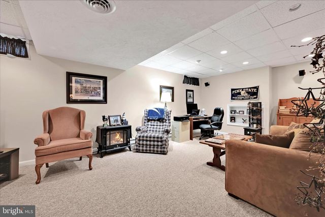 9 N BUTTERFLY DRIVE, Myerstown, PA 17067