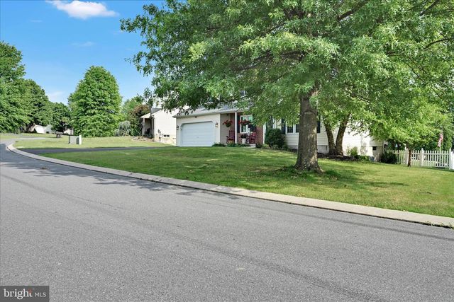 9 N BUTTERFLY DRIVE, Myerstown, PA 17067