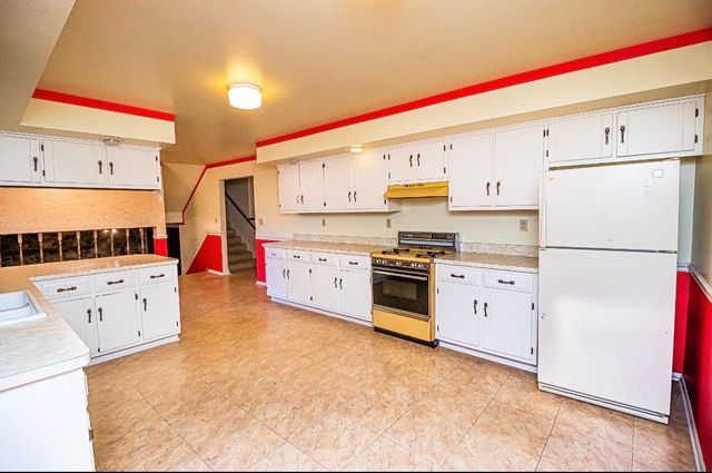 911 COLONADE Road, Shorewood, IL 60404