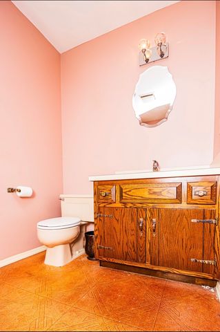 911 COLONADE Road, Shorewood, IL 60404