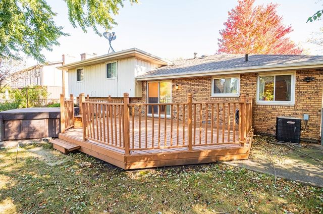 911 COLONADE Road, Shorewood, IL 60404