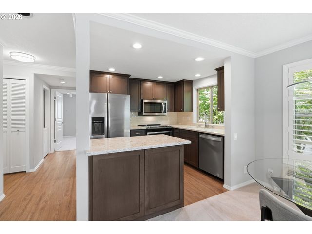 2418 Se BAYPOINT Dr, Vancouver, WA 98683