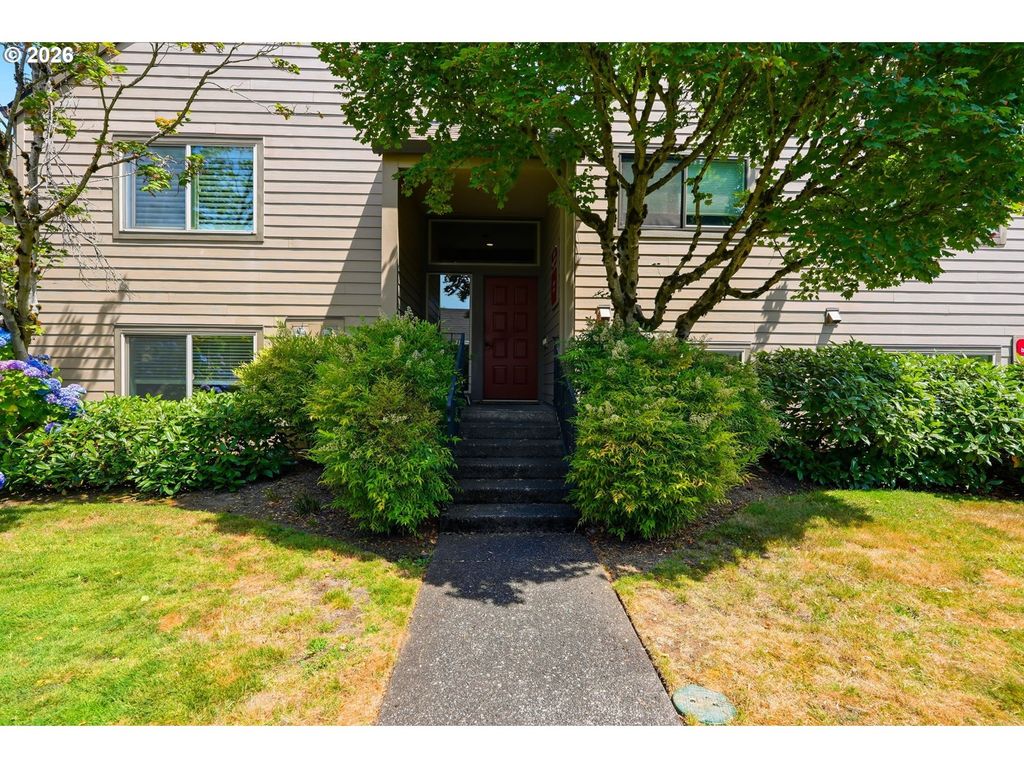 2418 Se BAYPOINT Dr, Vancouver, WA 98683