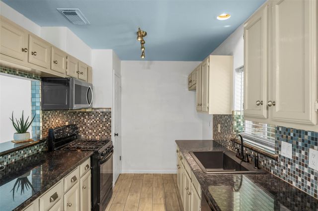 12011 Roan Drive, Houston, TX 77065