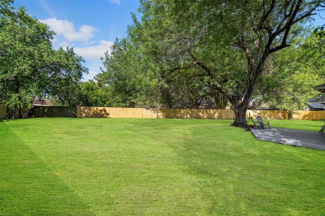 12011 Roan Drive, Houston, TX 77065