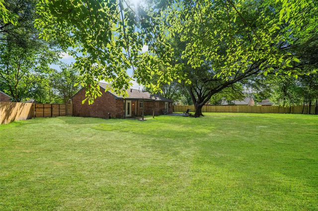 12011 Roan Drive, Houston, TX 77065
