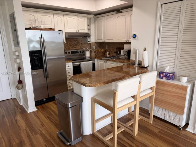 3500 Coral Way 907, Miami, FL 33145