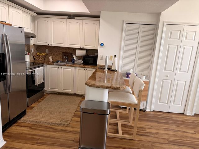 3500 Coral Way 907, Miami, FL 33145