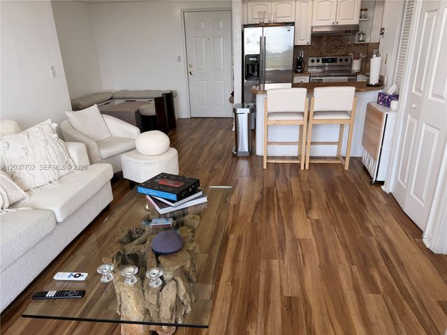 3500 Coral Way 907, Miami, FL 33145
