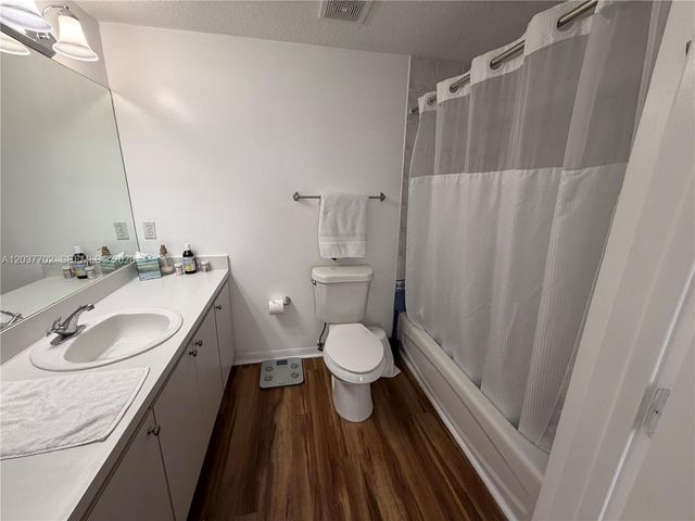 3500 Coral Way 907, Miami, FL 33145
