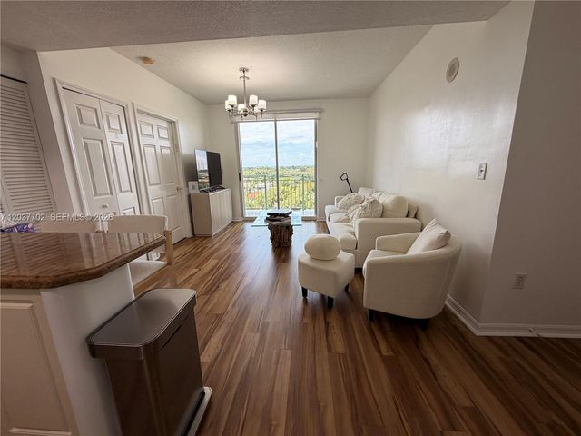 3500 Coral Way 907, Miami, FL 33145