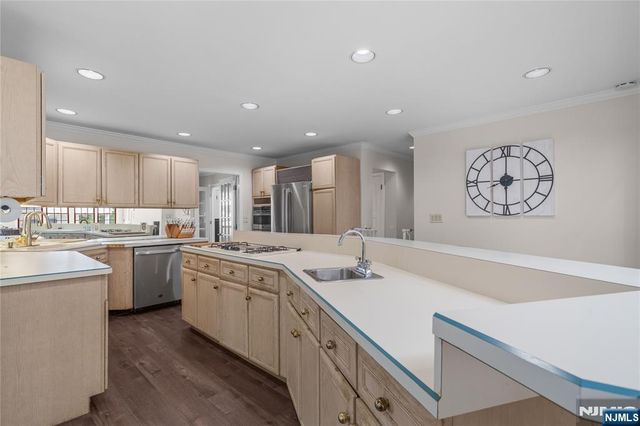70 Lennon, Clifton, NJ 07013