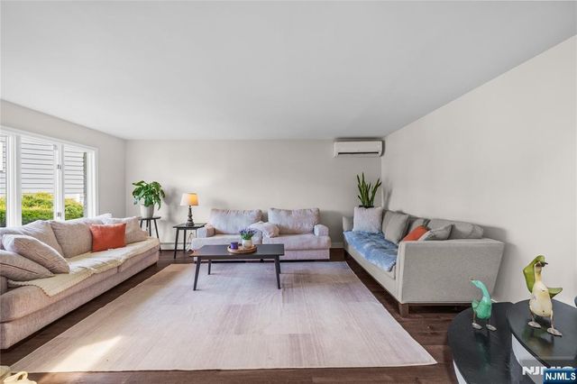 70 Lennon, Clifton, NJ 07013